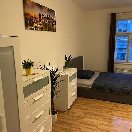 Sunlit Apartment Close To City Center 프라하 외부 사진