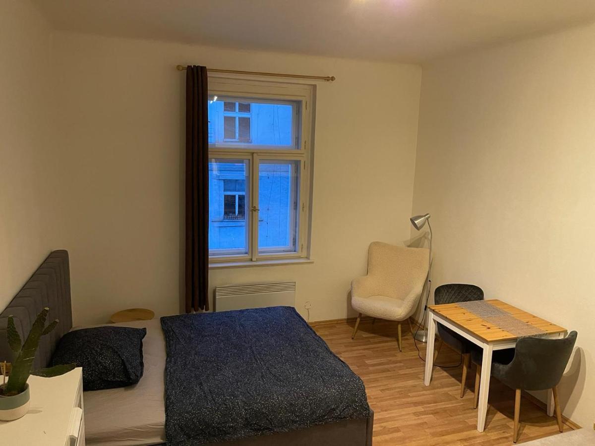 Sunlit Apartment Close To City Center 프라하 외부 사진