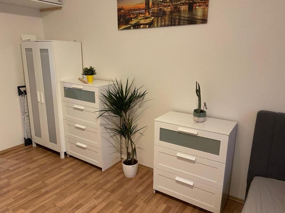 Sunlit Apartment Close To City Center 프라하 외부 사진